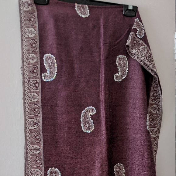 Scarf - Picture 3 of 3